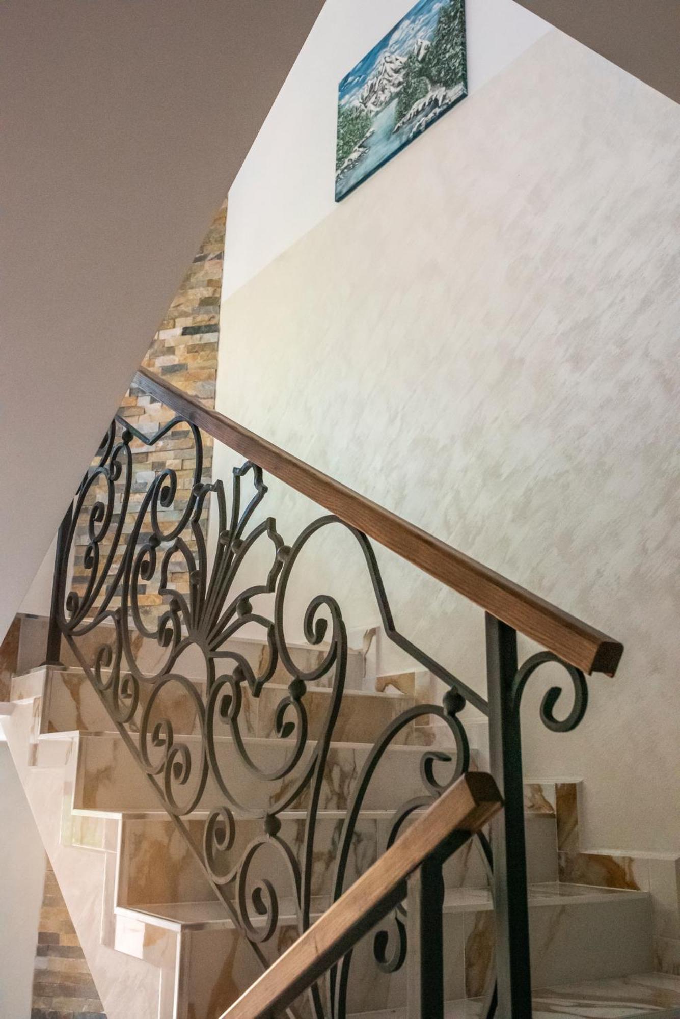 Enika Hotel Трявна Екстериор снимка